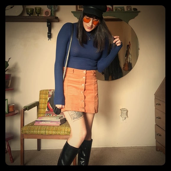 Meet your Posher, Stephanie - Picture 2 of 5